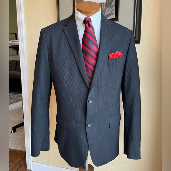 Banana Republic Dark Gray Wool 2 Pc Pinstripe Suit Size 42R Slacks W35” L34” - Picture 4 of 16